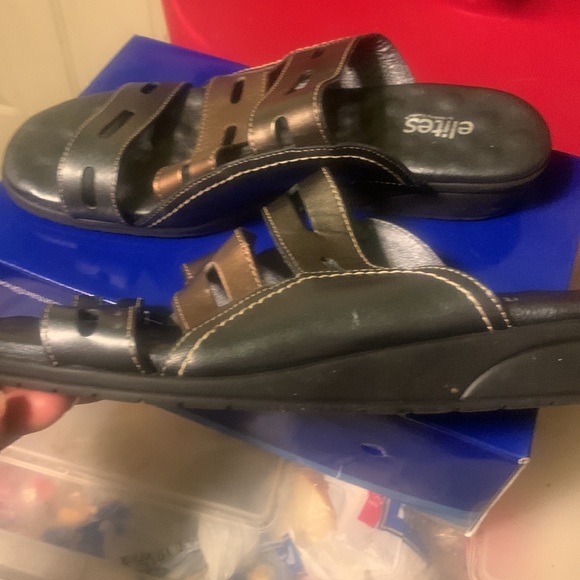 Elites Sandals - Picture 4 of 10